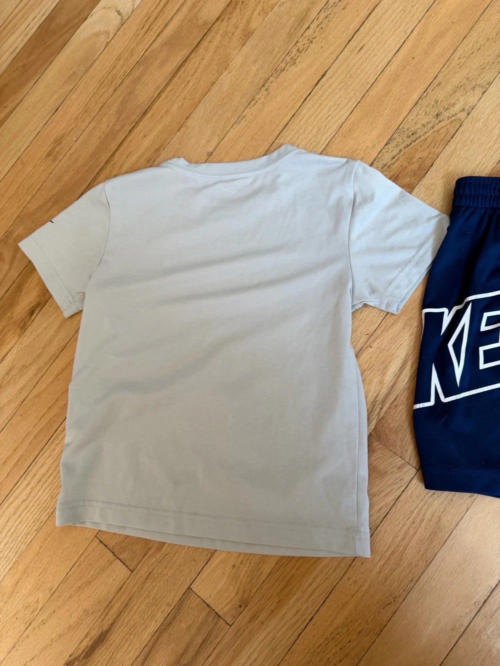 Nike t-shirt and shorts set - Picture 3 of 5